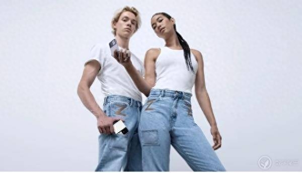 三星：买“牛仔裤”送 Galaxy Z Flip3！全球限量，约 9500 元