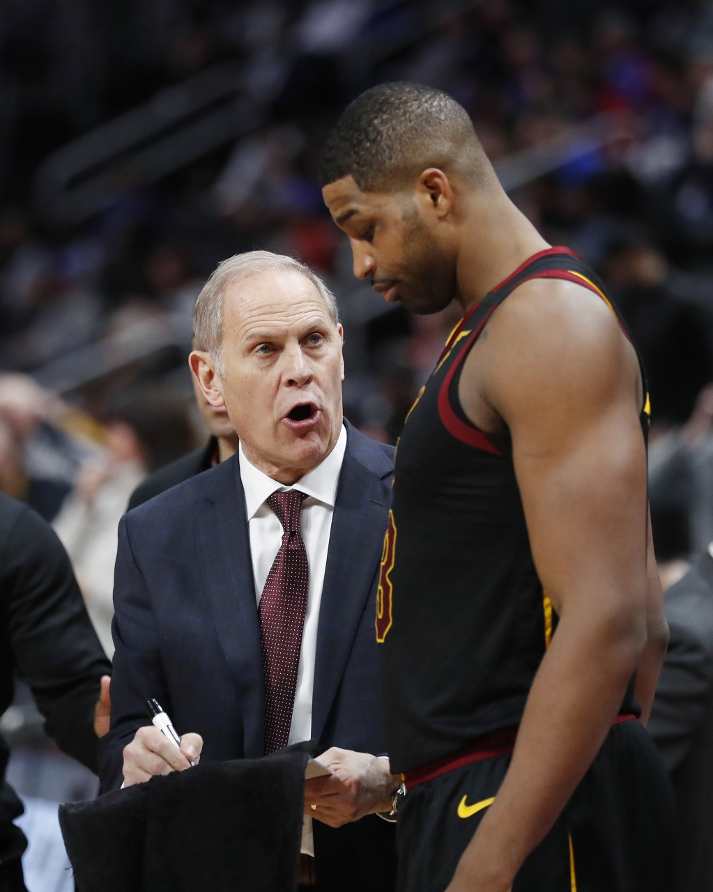 NBA官方评选今日最佳数据：TT35+14+3帽当选