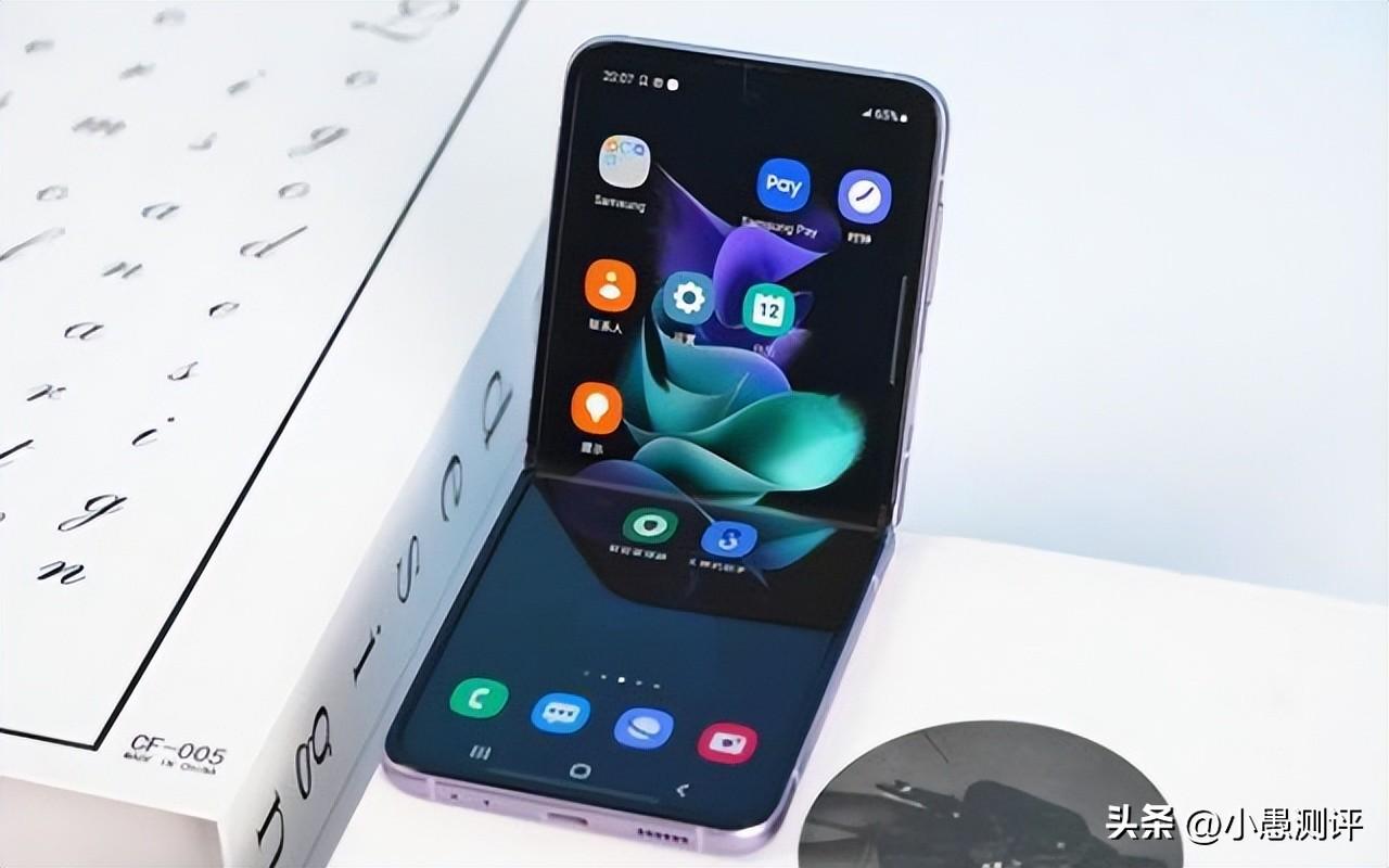 三星Galaxy Z Flip3跌破5000元，2023年，到底值不值得入手？