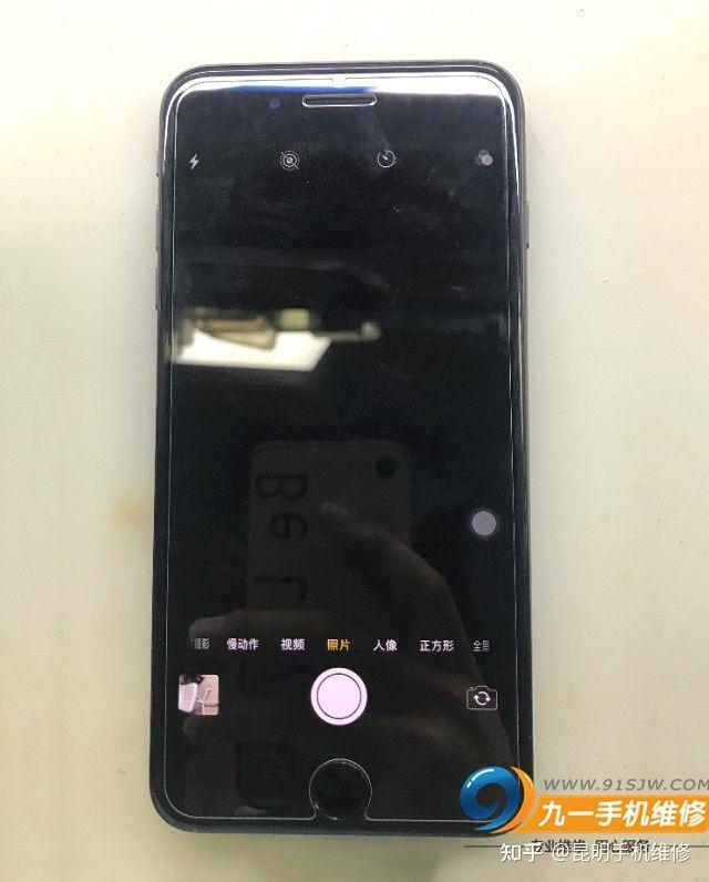 苹果x摄像头黑屏原因（苹果x自拍摄像头黑屏）