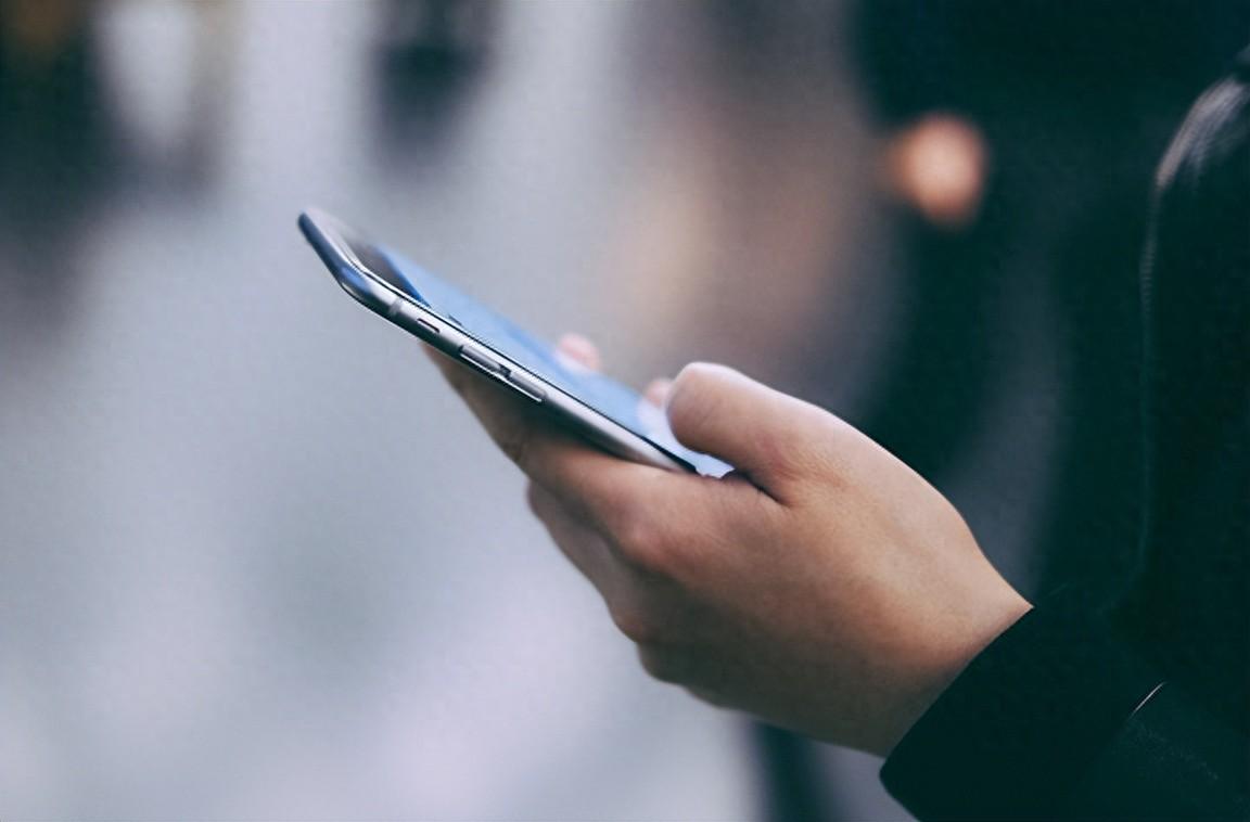 同一部手机,回收预估价为啥差一倍?记者调查二手手机交易现状