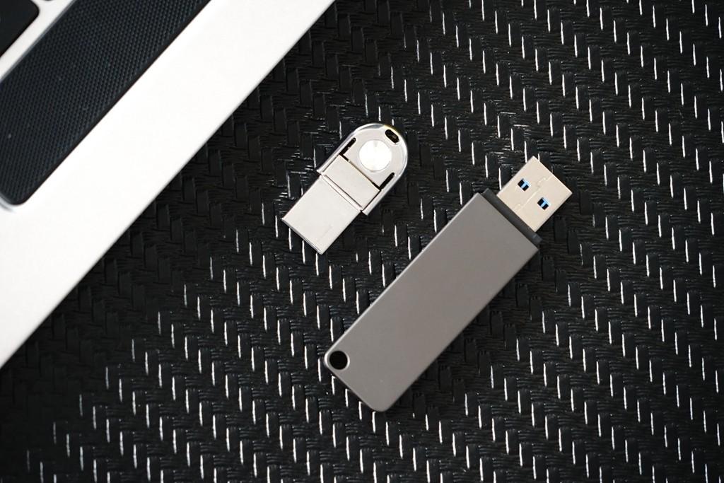 aigo U358评测：传输速率提升十倍，双接口设计颠覆传统刻板印象