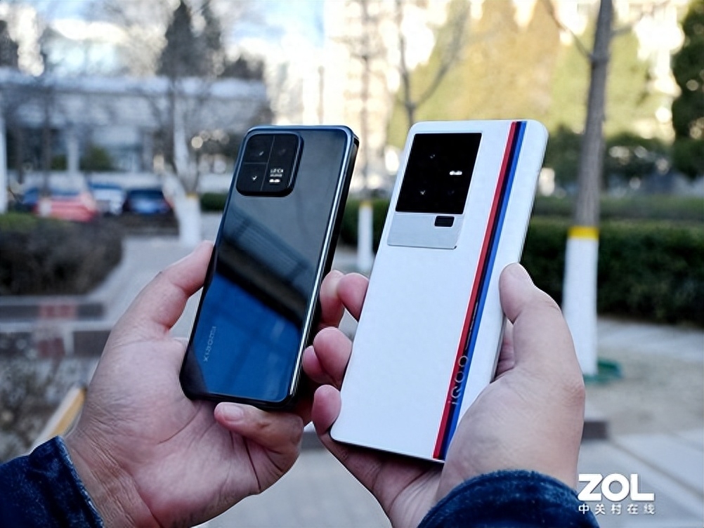 4K元性价比旗舰该买谁？iQOO 11全面对比小米13