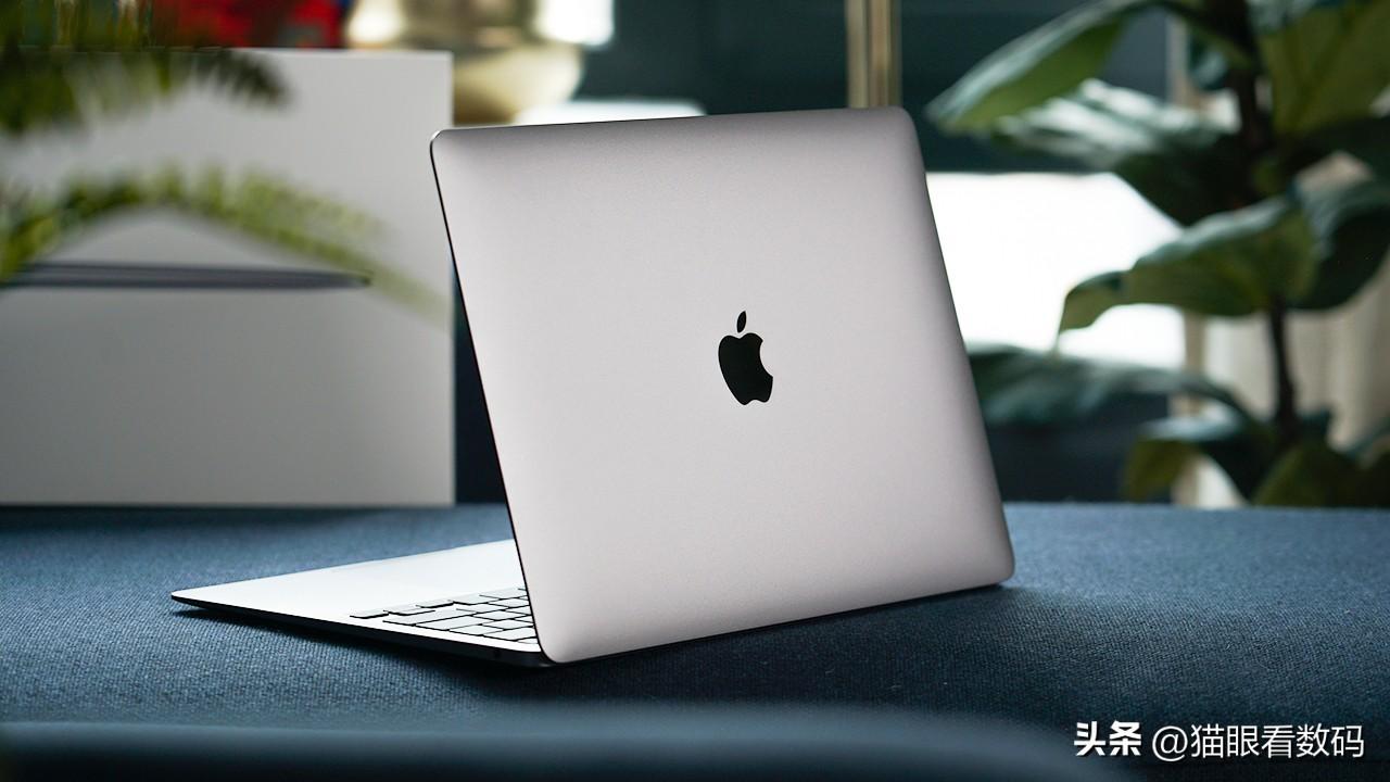 大学生选笔记本 Windows轻薄本和苹果Macbook孰优孰劣？