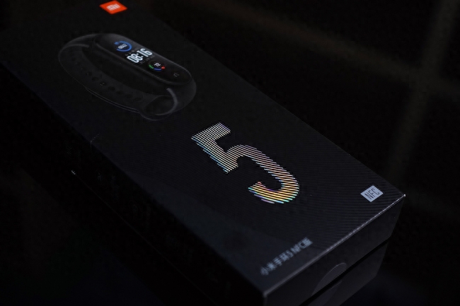 这就是目前最强的智能手环 小米手环5 NFC版体验