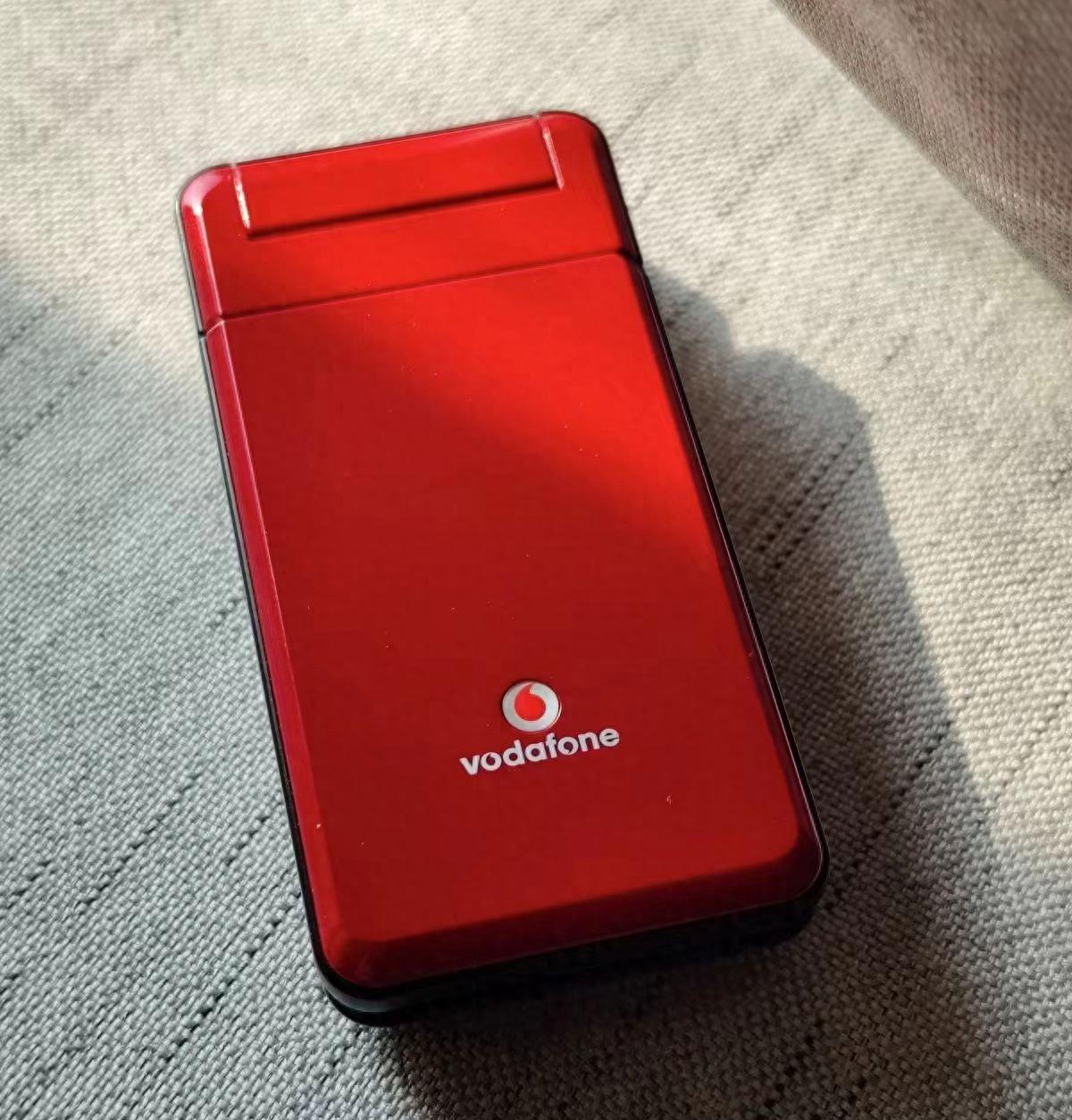 十八年前的“洋垃圾”手机,外观仍旧惊艳,当年可买不起