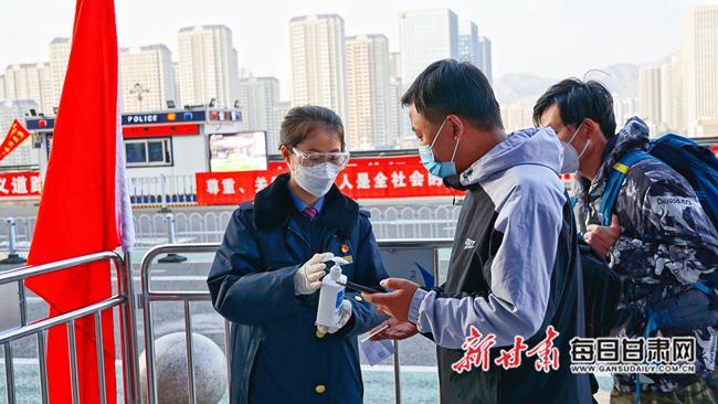 「疫情防控 一线报道」29日起,兰州中川城际列车全部停运