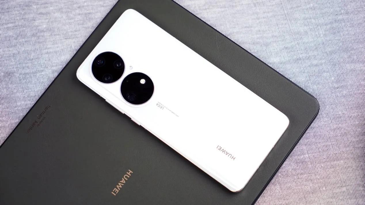 抛开参数谈体验,只有去过线下店才知道华为P50有多好用