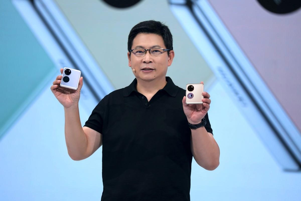 掌心悦色，时尚随行，华为发布全新小折叠华为Pocket S