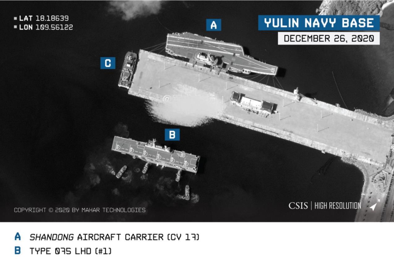 075与山东舰体型差距有多大？卫星照片曝同框画面，确实没得比