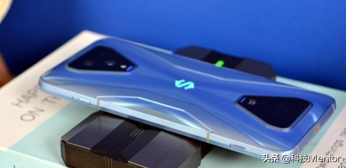 黑鲨3S:唯一搭载三星“钻石”屏的游戏手机,却有一大缺点