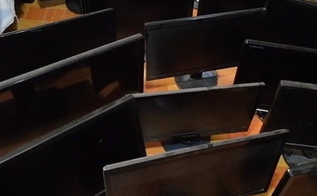 500元小成本给老款显示器升级 这效果够“哇塞”