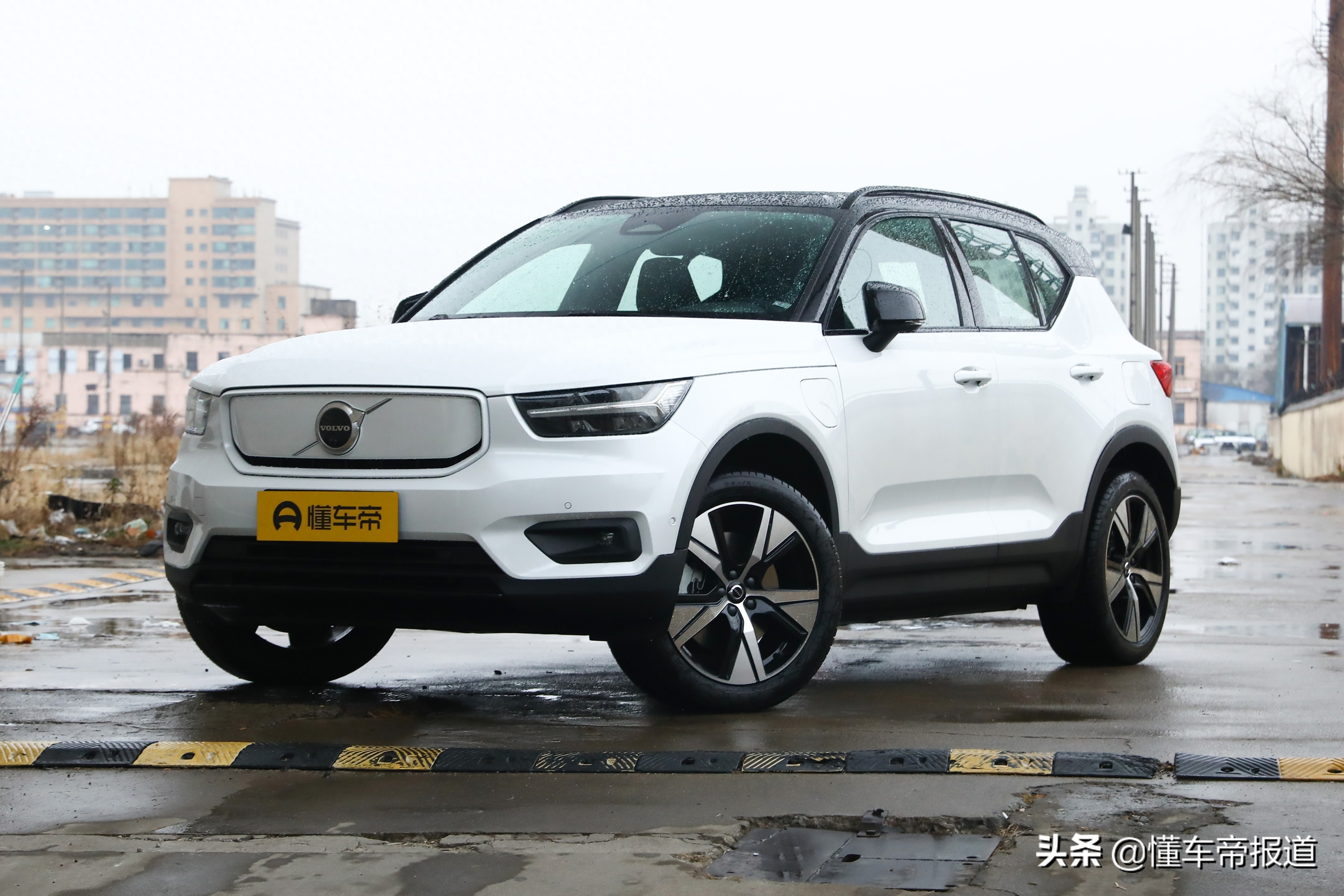 新车 | 价格大幅下降!沃尔沃XC40纯电版P6车型上市,售25.7万元起