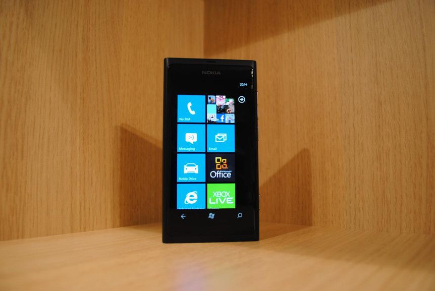 经典回顾：曾经的王者？记忆中的诺基亚Lumia 800