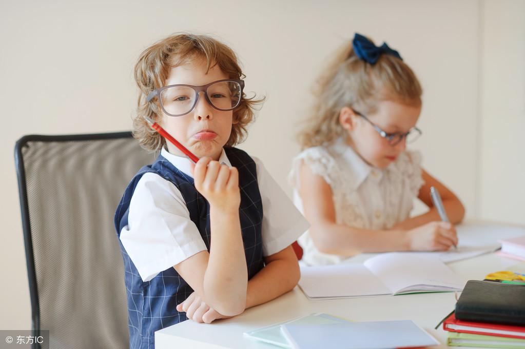 英语易：20秒记1个单词：distract