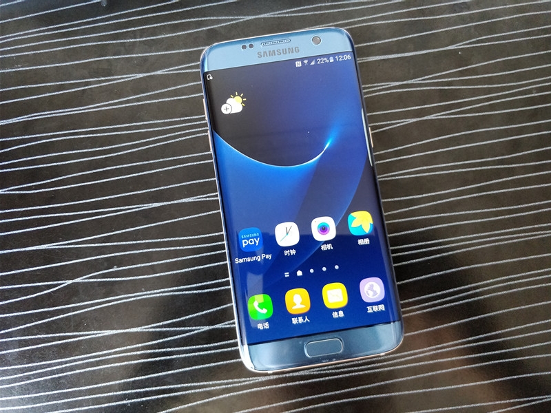 不足3000元的三星S7edge上手体验,屏幕有瑕疵?