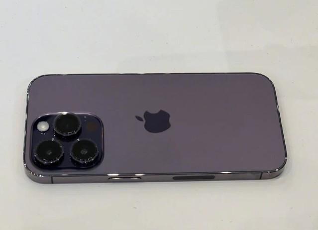 iPhone 14 Pro暗紫色上手：这个紫色不太绝