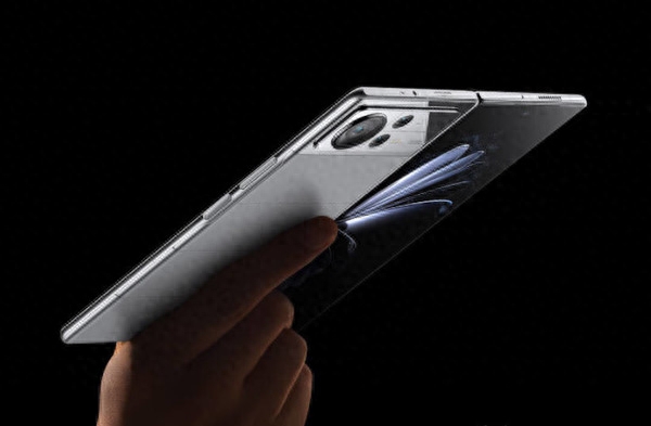 曝小米在准备MIX新机 可能是小折叠屏 名叫MIX Flip？
