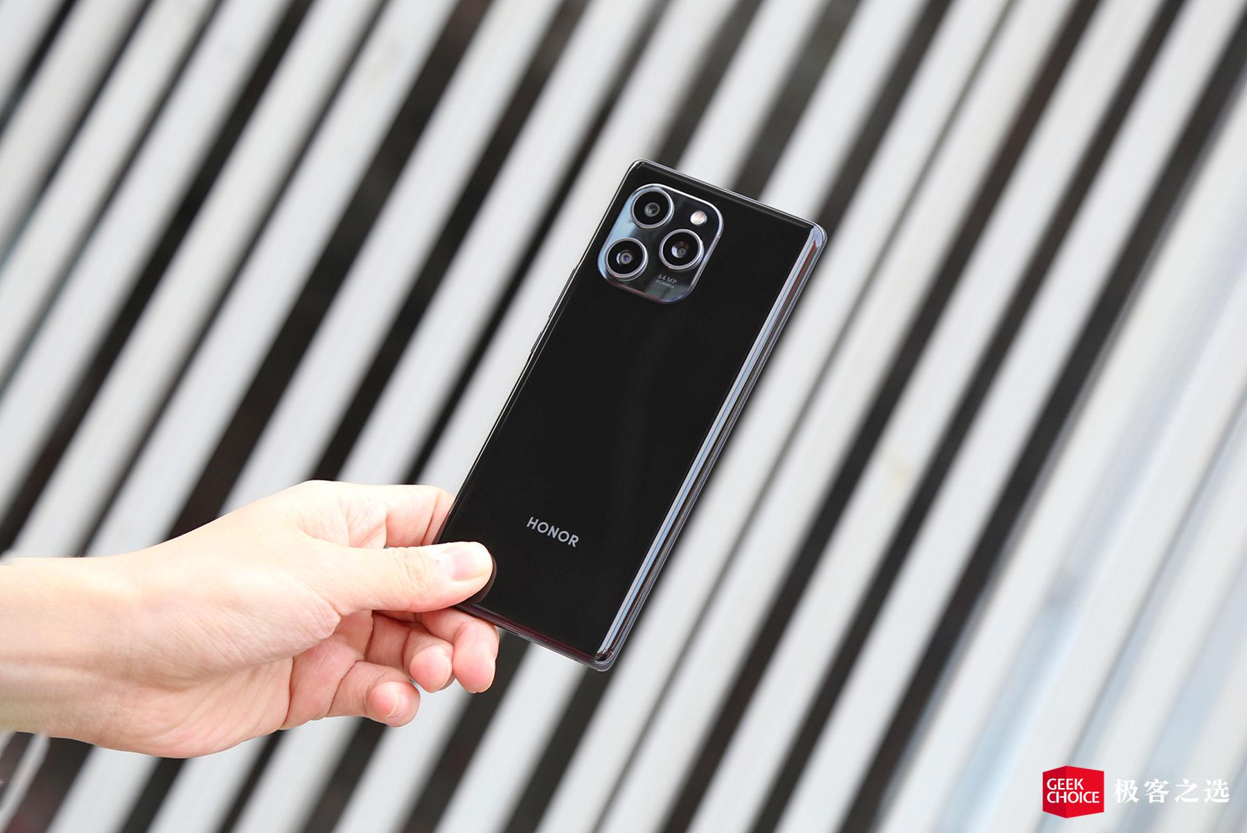 荣耀60 SE 体验：120Hz 曲屏+66W 闪充，2000 元档新选择