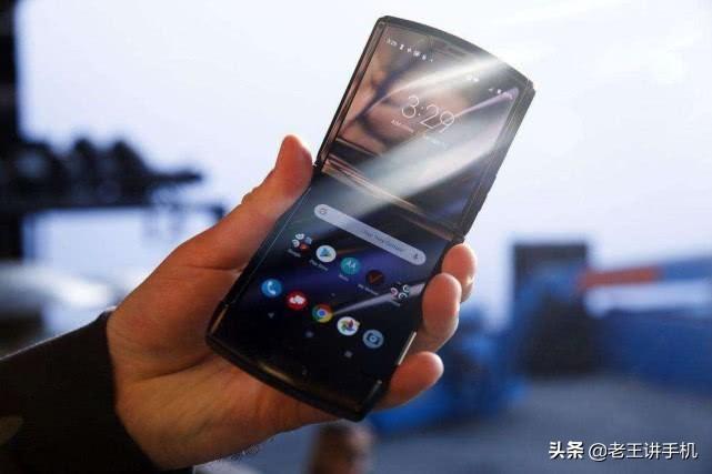 400元的骁龙835旗舰，2K屏+15W快充，摩托罗拉Z2F他不香吗？