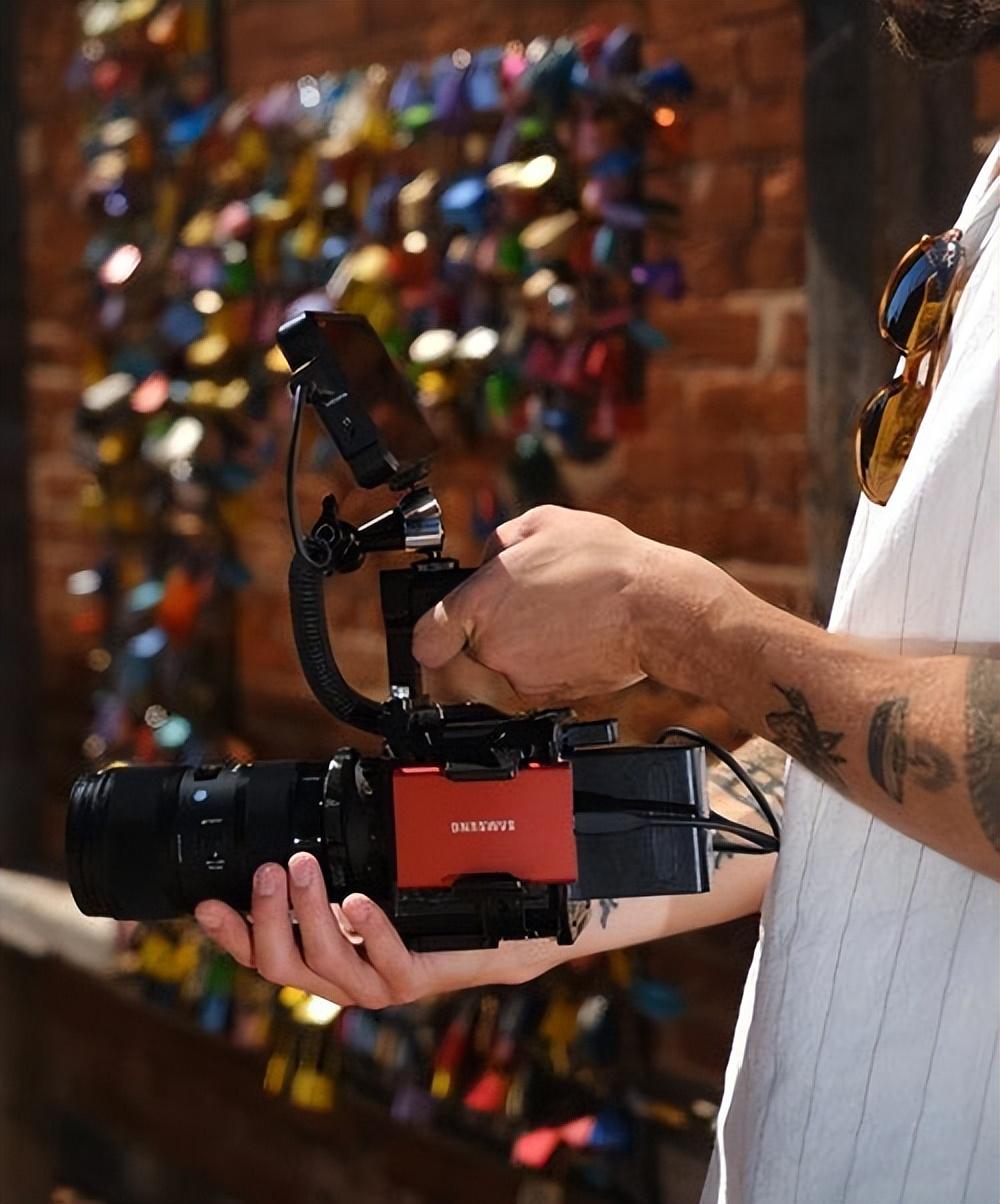 三星T7移动固态硬盘 ：信息储存好伴侣，性能强、质量稳！