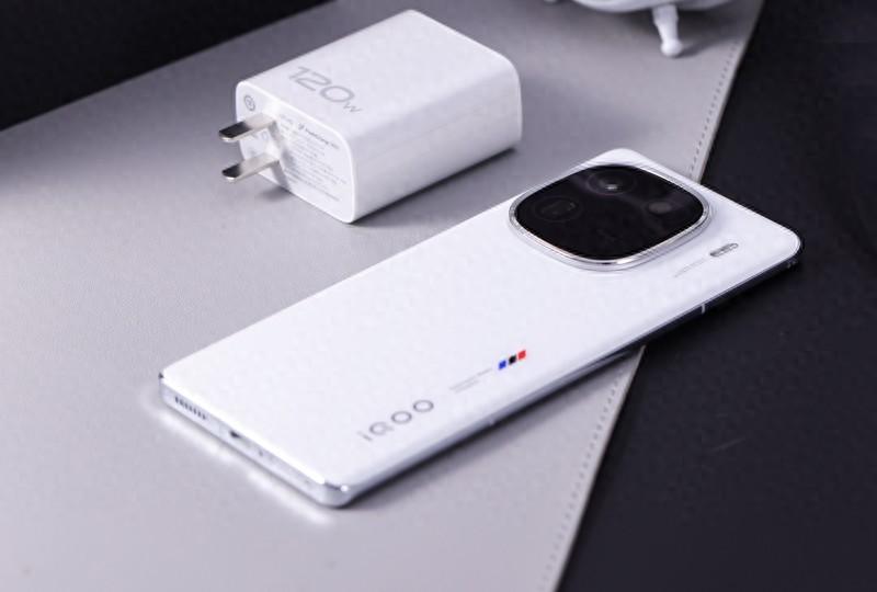 12月换骁龙8gen3手机，这四款性价比最高，大快人心