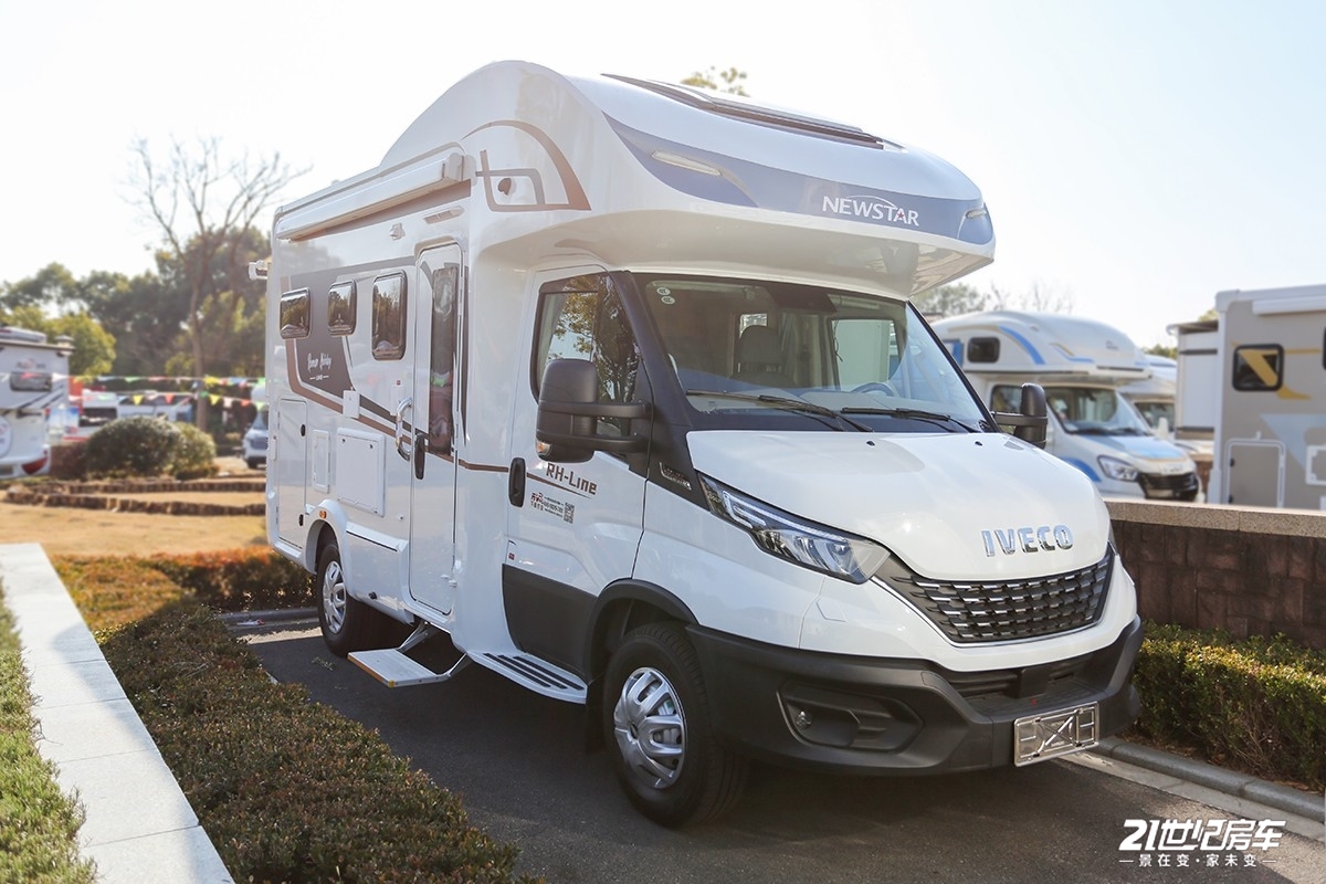 细节和配置均有提升！实拍新星新款罗马假日C600房车