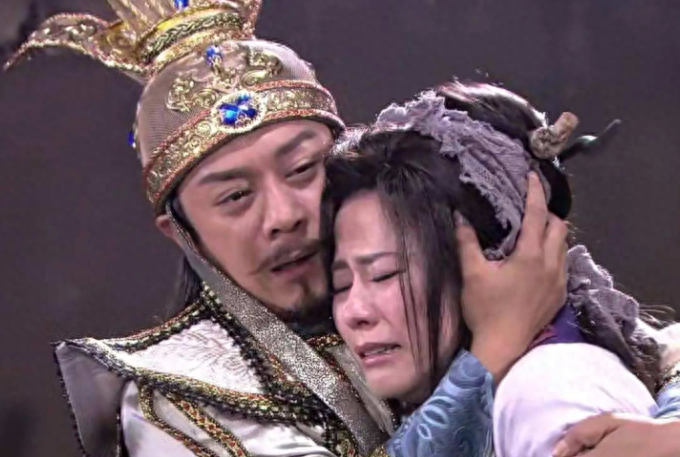 恋爱脑上头的王宝钏，18年来挖空野菜苦等薛平贵，却只当18天皇后