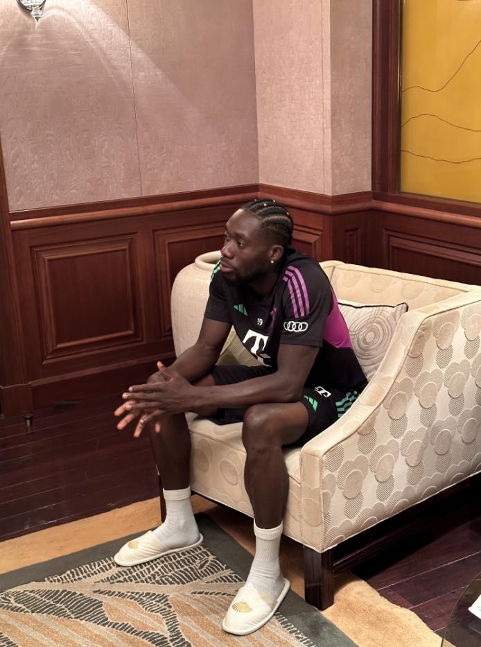 阿方索-戴维斯:小时候的偶像是梅西,那时只能仰视他 健康的登贝莱最难防守