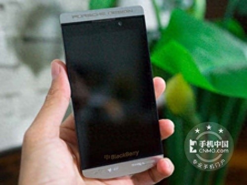 时尚设计强悍性能 黑莓P9982低价热销