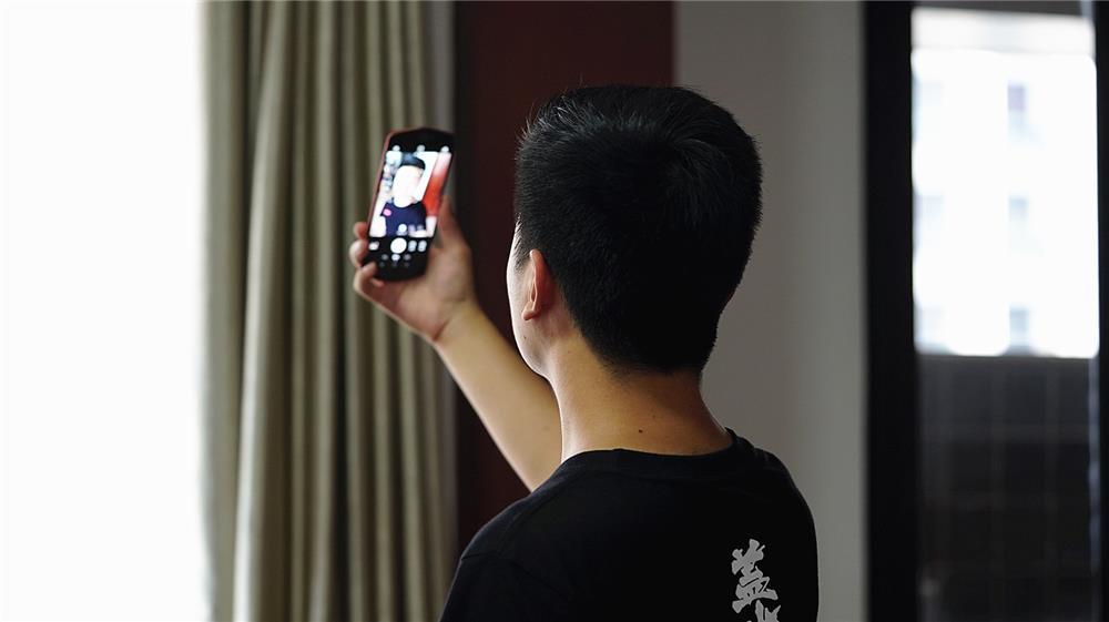 美图T9评测:第一台全身美型的手机