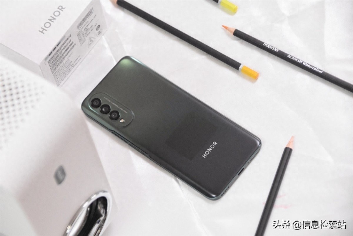 天玑900加持，荣耀X20确定，性能成弱点