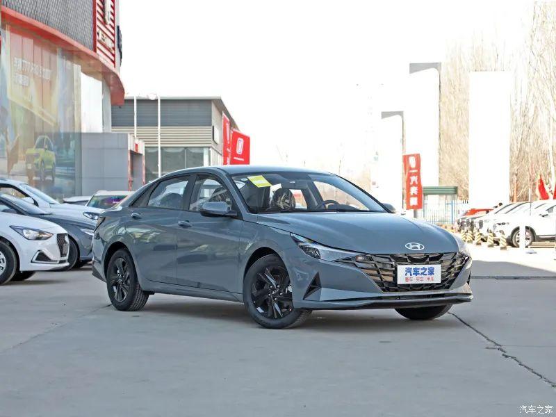 伊兰特:轴距超过轩逸,百公里5个多油,合资自动挡家轿不到10万