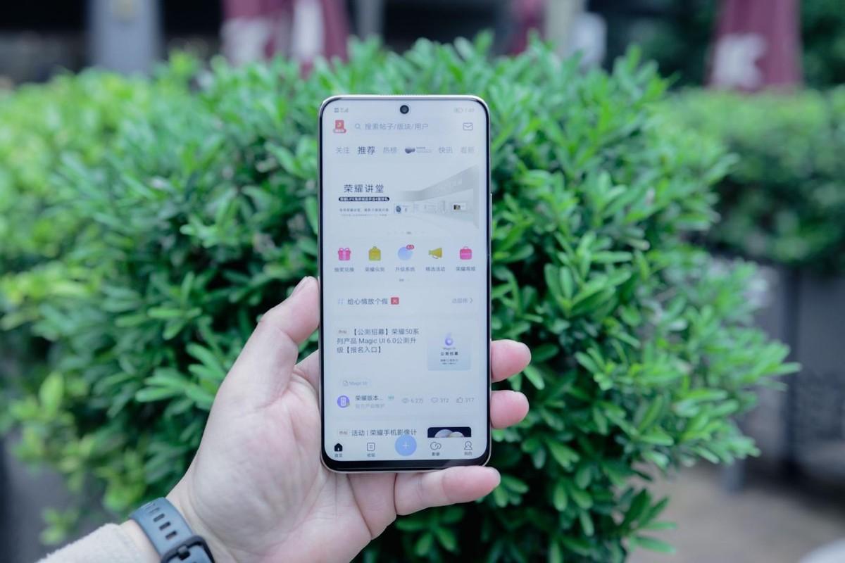 2023年购机推荐,这四款手机最适合长辈入手,便宜又好用