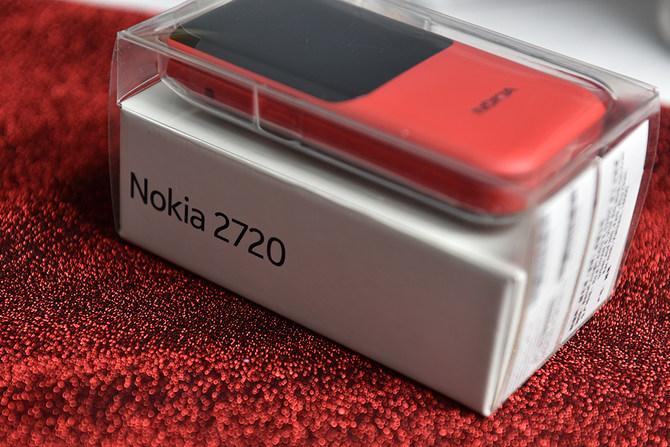 经典折叠手机再复刻 Nokia 2720上手体验
