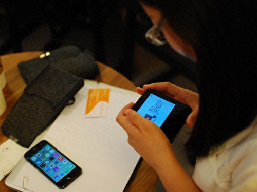 黑米手由宝亮相：全球首款智能移动路由