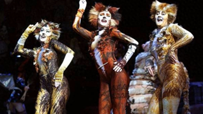 【轻松周末】《Memory》柔美又凄怨,伤感又温暖