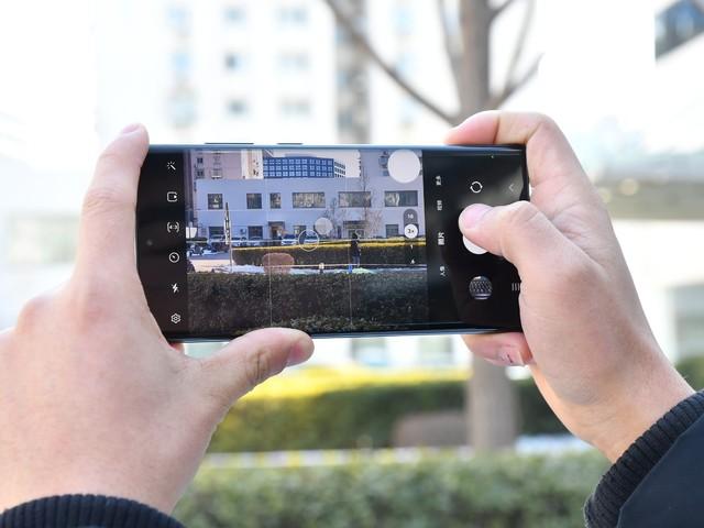 为了验证三星S22 Ultra的拍照实力 我斥巨资买了一台