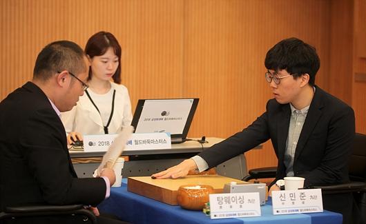 韩国媒体关注唐韦星：他是三星火灾杯的火炬男