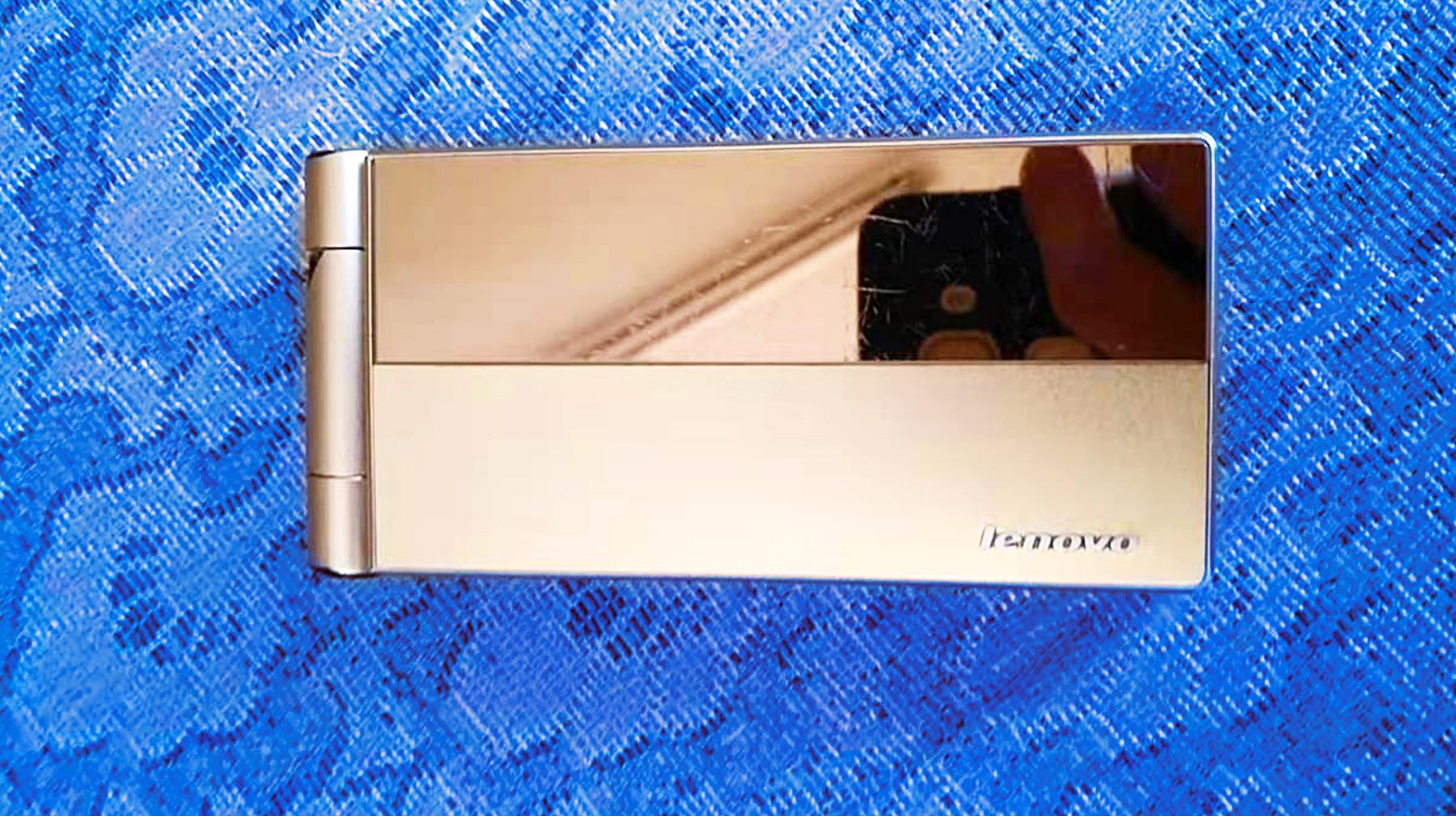 拼色设计开创者，这款老旧的联想翻盖机，有个功能与智能机一样