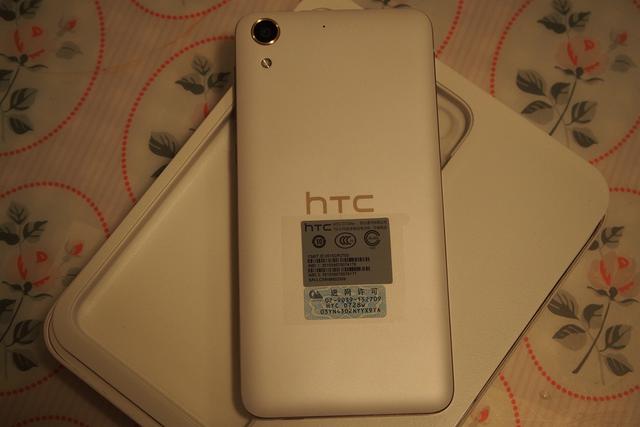 HTC D728W：影音娱乐效果出众的小鲜肉手机试用