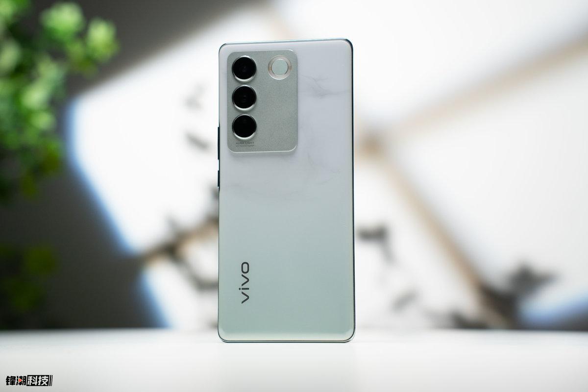 轻薄高颜值的专业人像手机，vivo S16 Pro评测