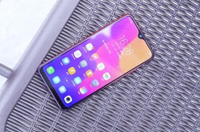 vivo Y93s初体验 既是偶像派也是实力派