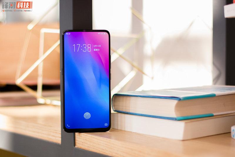 传统手机的最大革新！vivo NEX 详细评测：向未来探索