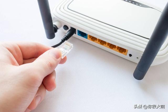 两个不同的路由器连线怎样接