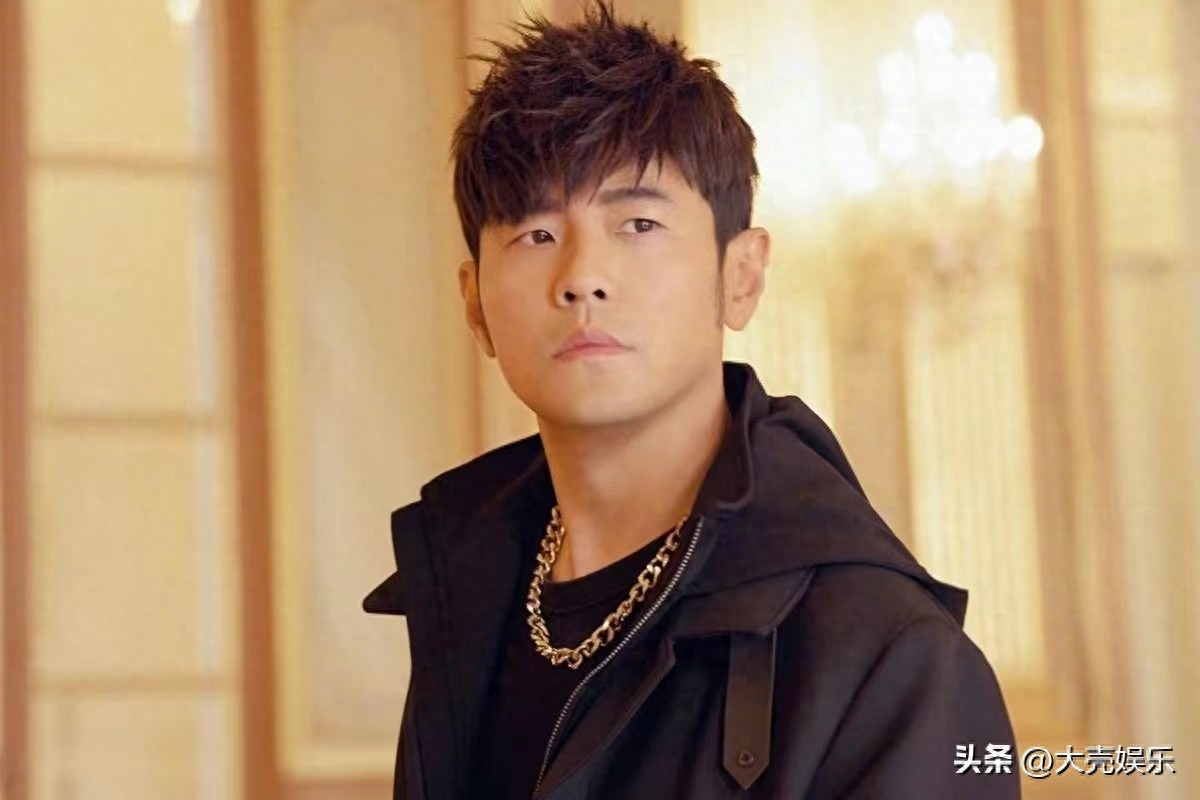 周杰伦新加坡演唱会被吐槽，态度敷衍不够用心，很多观众提前离场