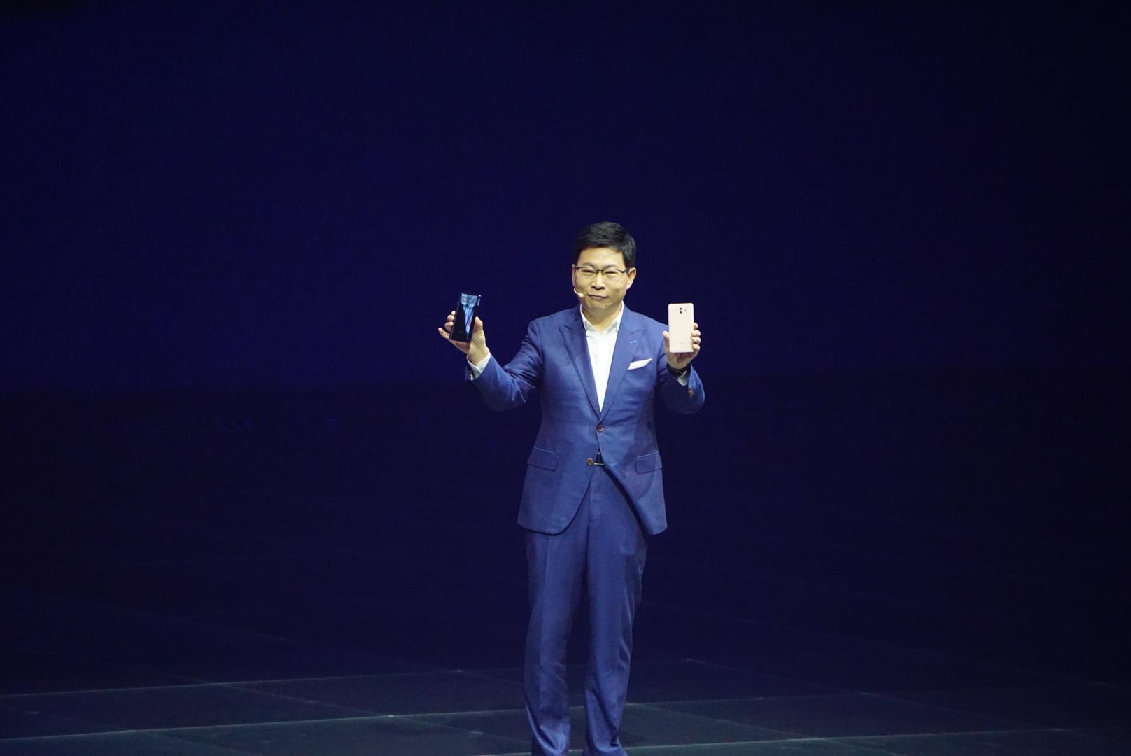 国产最强拍照旗舰华为Mate 10/10 Pro正式发布：3899元无敌！
