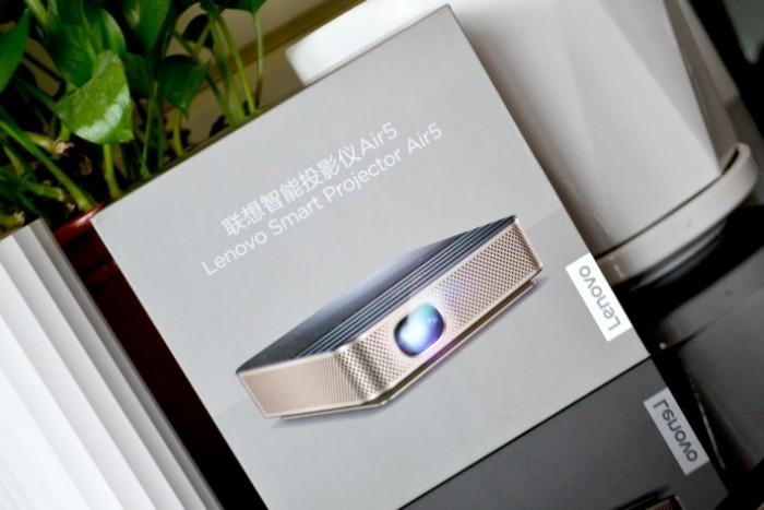看PC厂商如何跨界：联想智能投影仪Air5评测