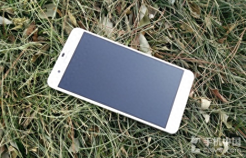 八核双镜头金属框 华为荣耀6 Plus评测