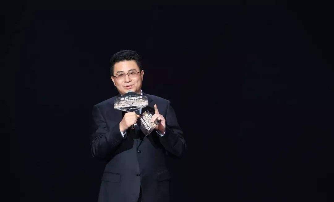 金立老板刘立荣：一把牌输7亿美金，负债200亿失踪，至今去向成谜